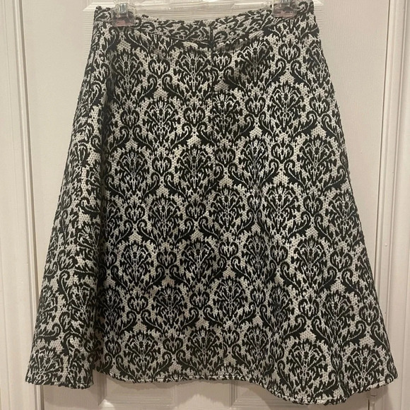 Gianni Bini Wool Blend Damask White and Black Woven Midi Skirt - Picture 3 of 11